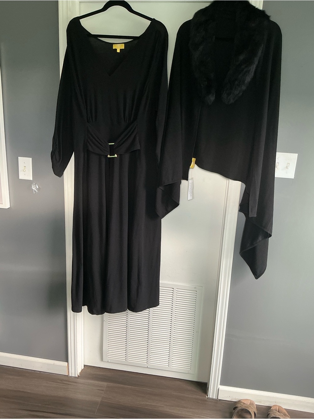 NWT 3 pc Plus Sz 2X Black dress, shawl, faux fur attachable collar by Liz Lange
